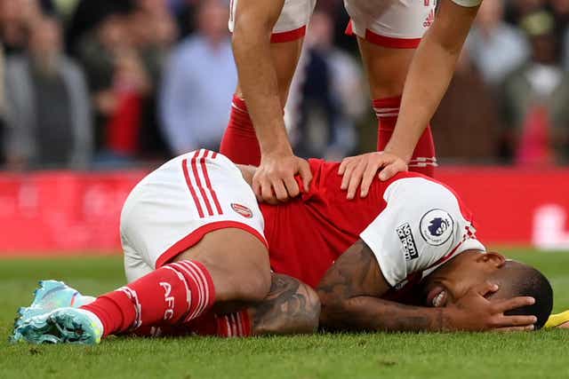 Arsenal bat Liverpool toujours à la première place